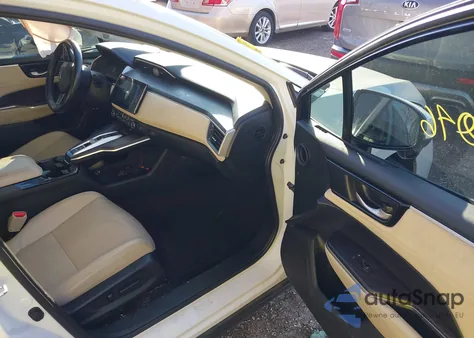 2018 Honda Clarity Plug-In Hybrid Touring z USA, uszkodzony, nr VIN JHMZC5F38JC004549